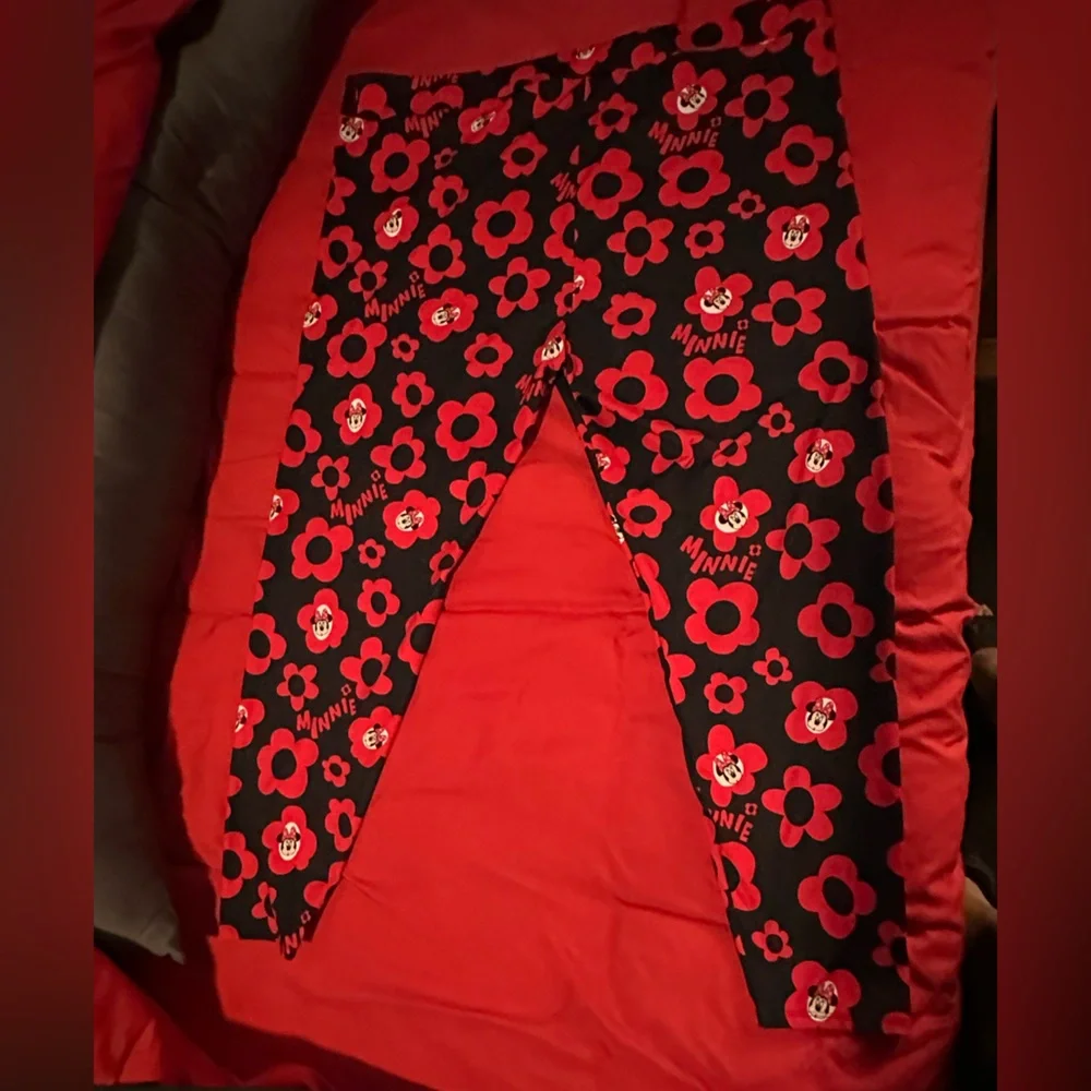 Disney Minnie Mouse Adult Leggings - Black and Red Floral - Picture 3 of 4